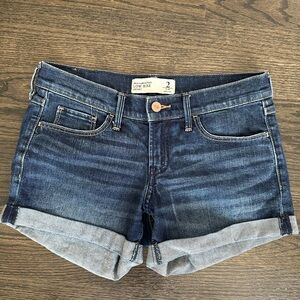 Abercrombie & Fitch Women's Low Rise Denim Short Size 2